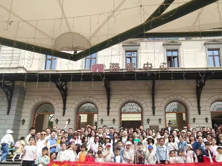 多彩春日正當時 風華正茂且鏘行